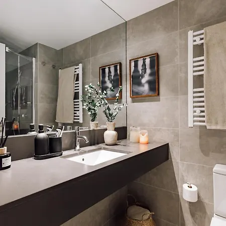 Armilla - 2 Bedrooms In Eixample Esquerra *